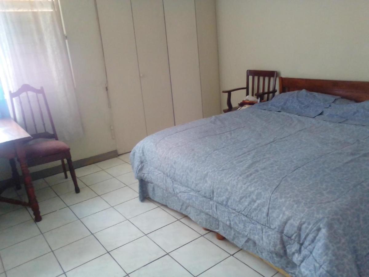 Appartement Nice Oakwood Constant Spring Rd Apt à Kingston Extérieur photo